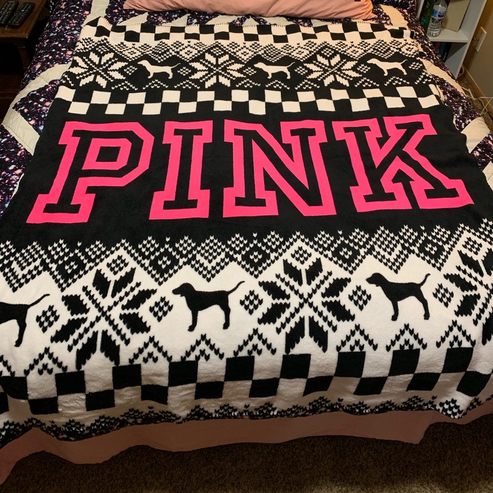 Victoria’s Secret PINK fleece blanket
